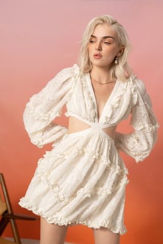 Đầm Ngắn Tay Dài Cổ Chữ V DEAR JOSÉ