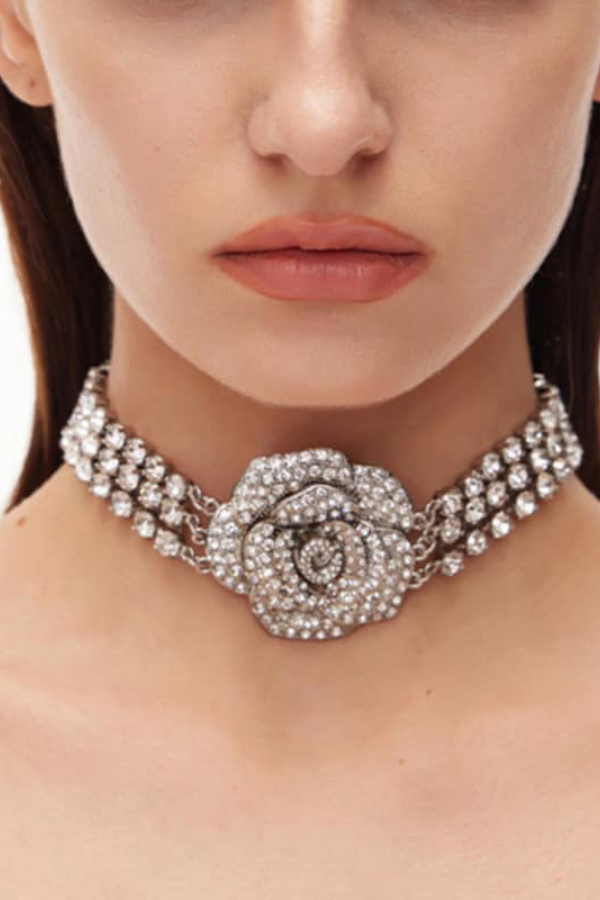 Vòng Cổ Đính Đá Mặt Hoa Hồng OMNES