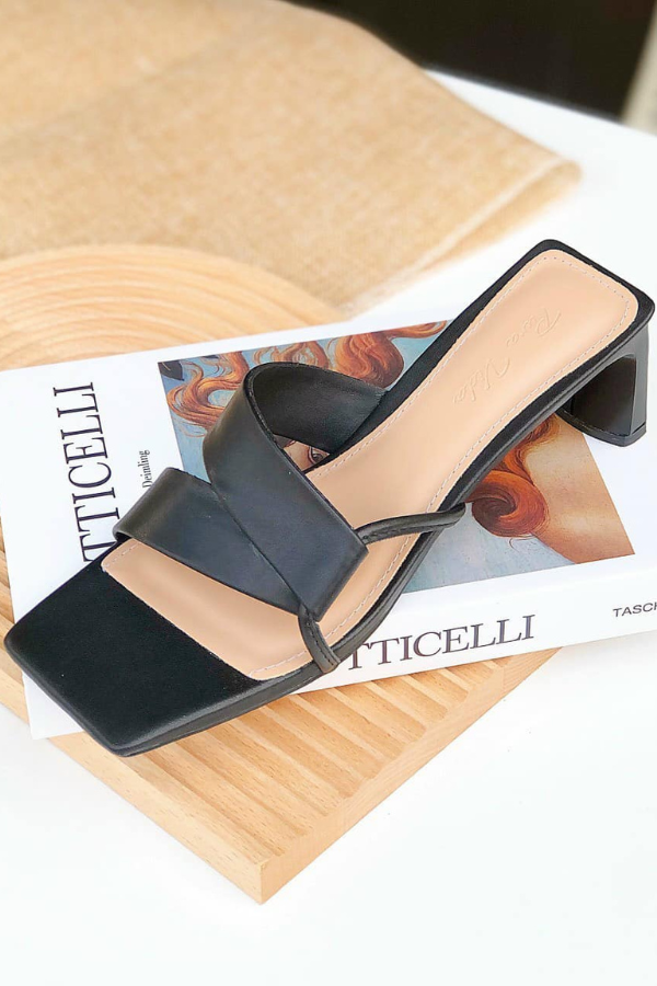 Guốc Quai Chéo Gót Dẹt Da Mềm OMNES