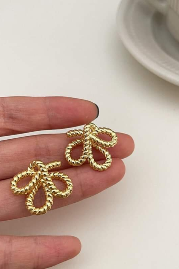 Bông Tai Xoắn Kiểu Cỏ Ba Lá OMNES