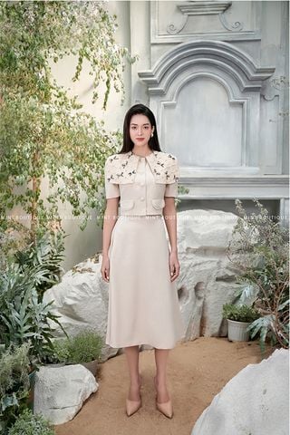 Áo Kiểu Ngắn Tay Hoa Văn x Chân Váy Midi MINT BOUTIQUE