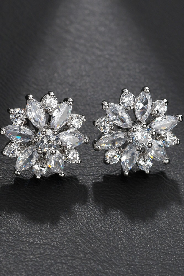 Bông Tai Đính Nhiều Đá Hình Hoa OMNES