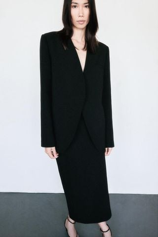 Áo Vest Khoác Tay Dài x Đầm Midi Dáng Suông L'ESPOIR