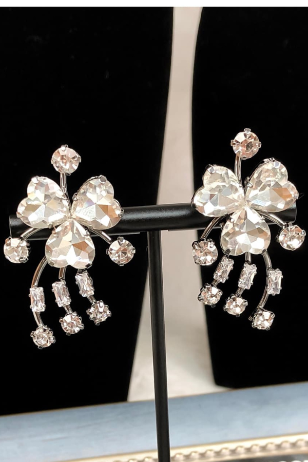 Bông Tai Hoa Ba Lá OMNES