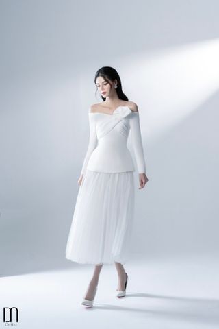 Áo Kiểu Tay Dài Trễ Vai x Chân Váy Ngắn DE NIO