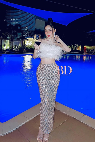 Áo Cúp Ngực Đính Lông x Chân Váy Midi Sọc Ánh Kim BANDAGE DRESS