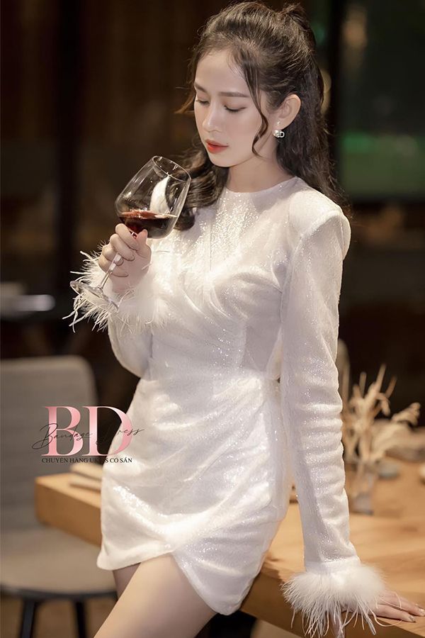 Đầm Ngắn Tay Dài Ánh Kim Đính Lông BANDAGE DRESS