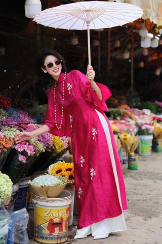 Áo Dài Cách Tân Thêu Hoa Tay Lửng BOHEE