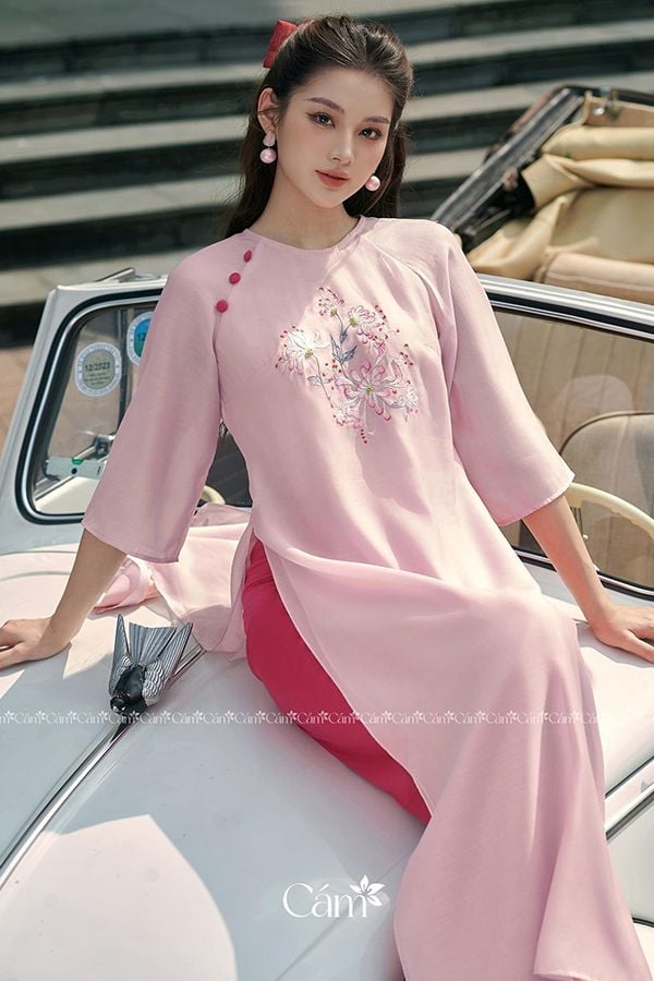 Áo Dài Cách Tân Thêu Hoa Cổ Tròn ÁO DÀI CÁM