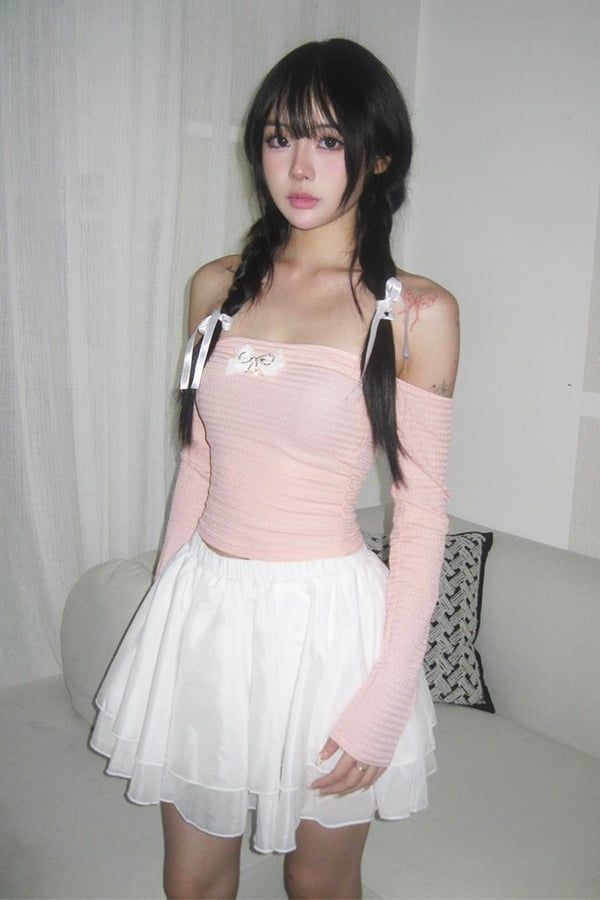 Áo Kiểu Trễ Vai Tay Dài x Chân Váy Ngắn CHAN.CLOSET