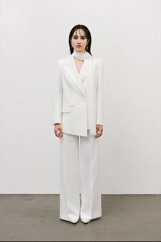Áo Vest Kiểu Tay Dài x Quần Dài Dáng Suông CHU MINH