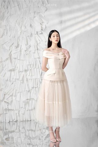 Áo Kiểu Trễ vai x Chân Váy Midi DELICATE