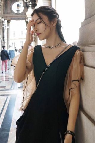 Đầm Midi Tay Cánh Tiên Cổ Chữ V ELPIS CLOTHING