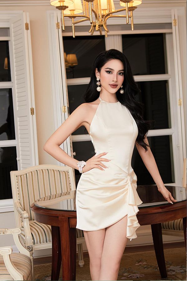 Đầm Ngắn Cổ Yếm GLAMDOLL