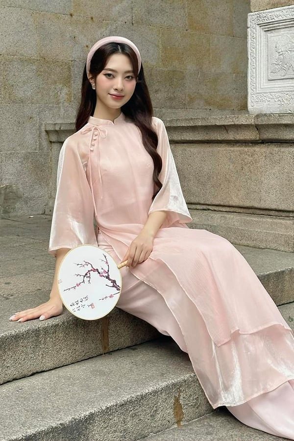 Áo Dài Cách Tân Phấn Sắc HIIN.DESIGN