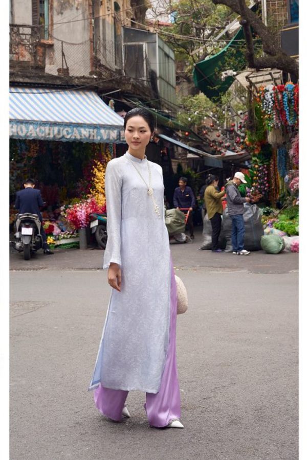 Áo Dài Cách Tân Hoa Văn Tay Dài Cổ Trụ HUYEN THAI