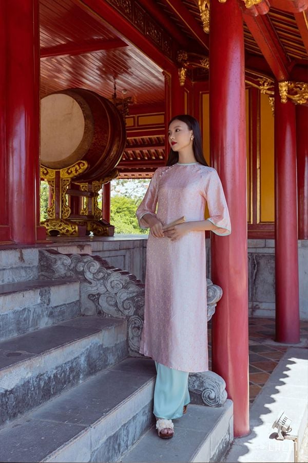 Áo Dài Cách Tân Tay Lửng LALIN