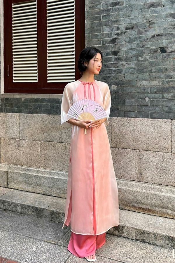 Áo Dài Cách Tân Cổ Tròn Thắt Dây Kiểu LALIN