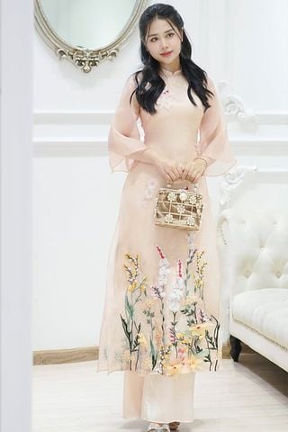 Áo Dài Cách Tân Tay Dài Thêu Họa Tiết LAM KHUE DESIGN
