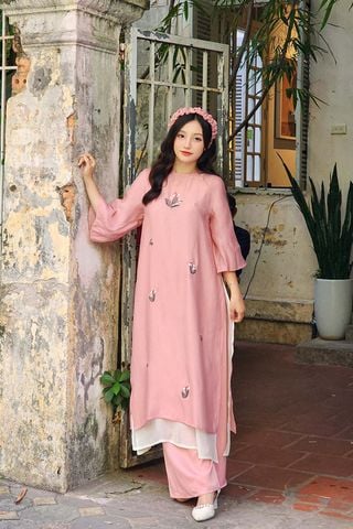 Áo Dài Cách Tân Thêu Hoa Tay Lửng LAYE.VN