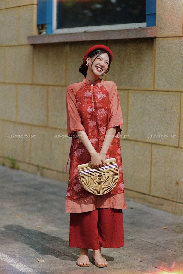Áo Dài Cách Tân Thêu Hoa Tay Lửng LÈNG DÈNG