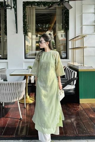 Áo Dài Cách Tân Tay Ngắn Thêu Hoa LINN DESIGN