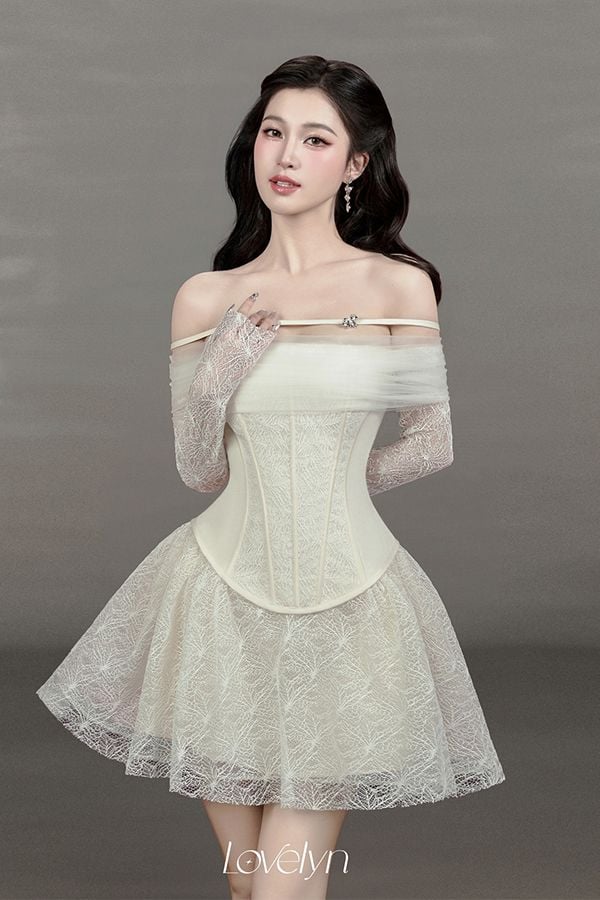 Đầm Ngắn Trễ Vai Lấp Lánh LOVELYN