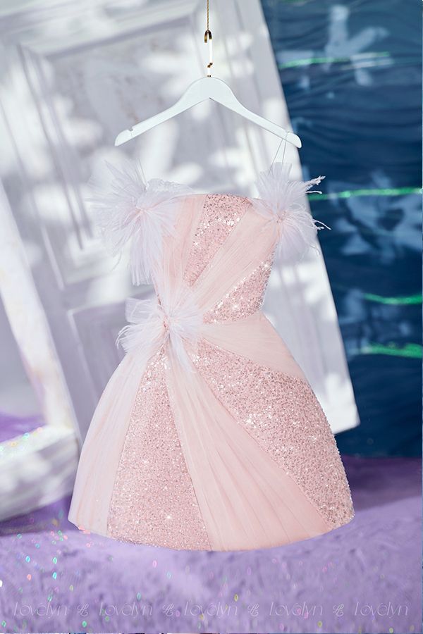 Đầm Ngắn Cúp Ngực Đính Lông Ánh Kim LOVELYN