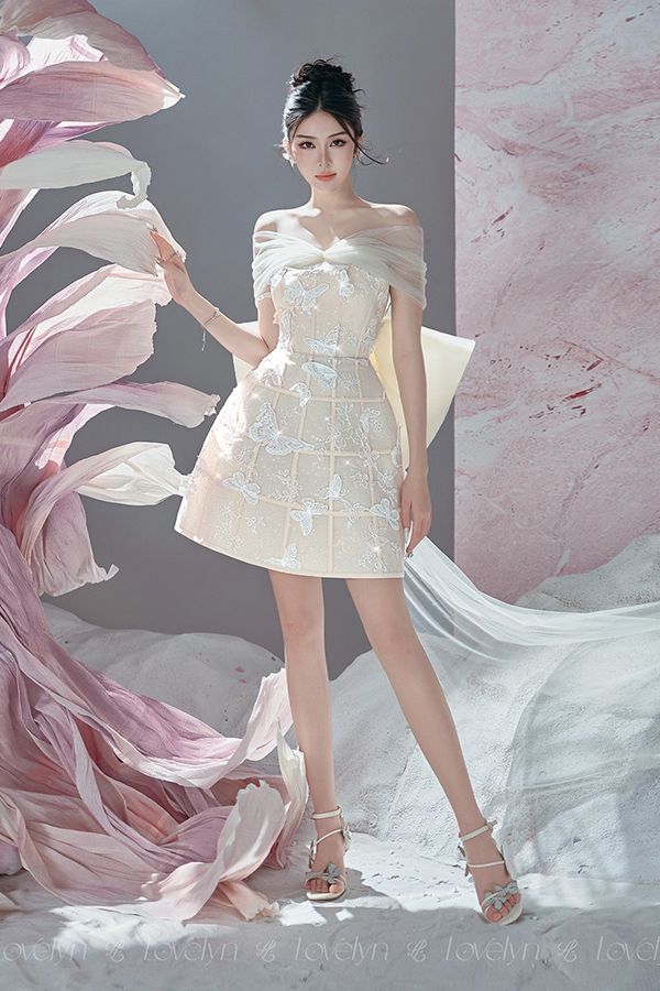Đầm Ngắn Trễ Vai Đính Bướm LOVELYN