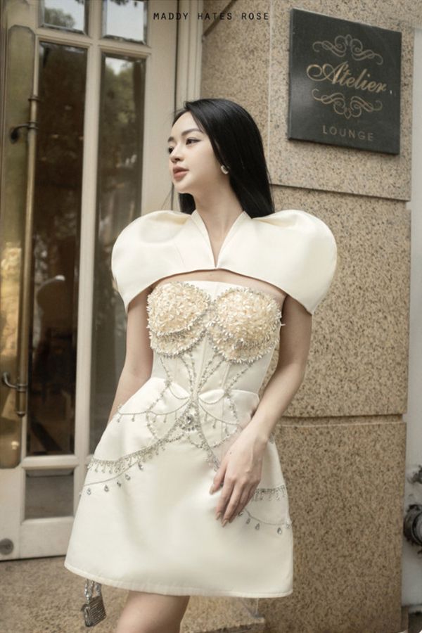 Đầm Ngắn Cúp Ngực Họa Tiết MADDY HATES ROSE