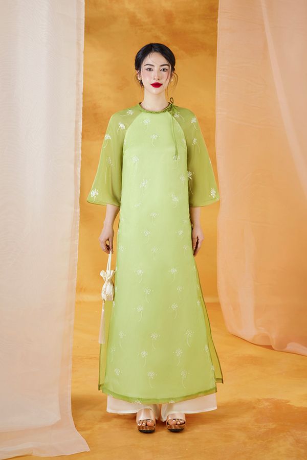 Áo Dài Cách Tân Tay Dài Thêu Hoa MADDY HATES ROSE