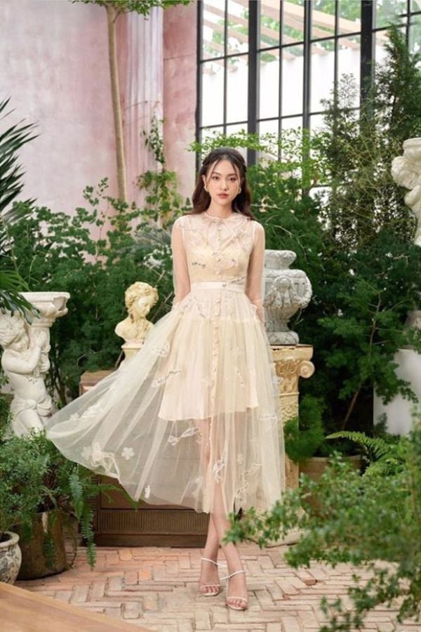 Đầm Midi Voan Mỏng Đính Hoa NO BRAND