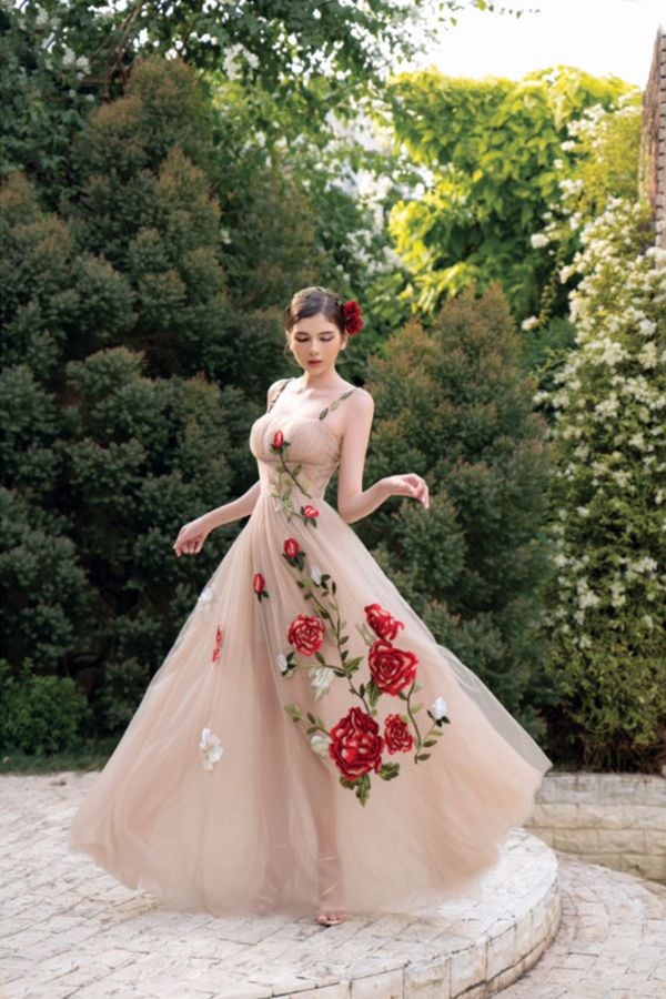 Đầm Maxi Hai Dây Thêu Hoa RITARA CLOSET