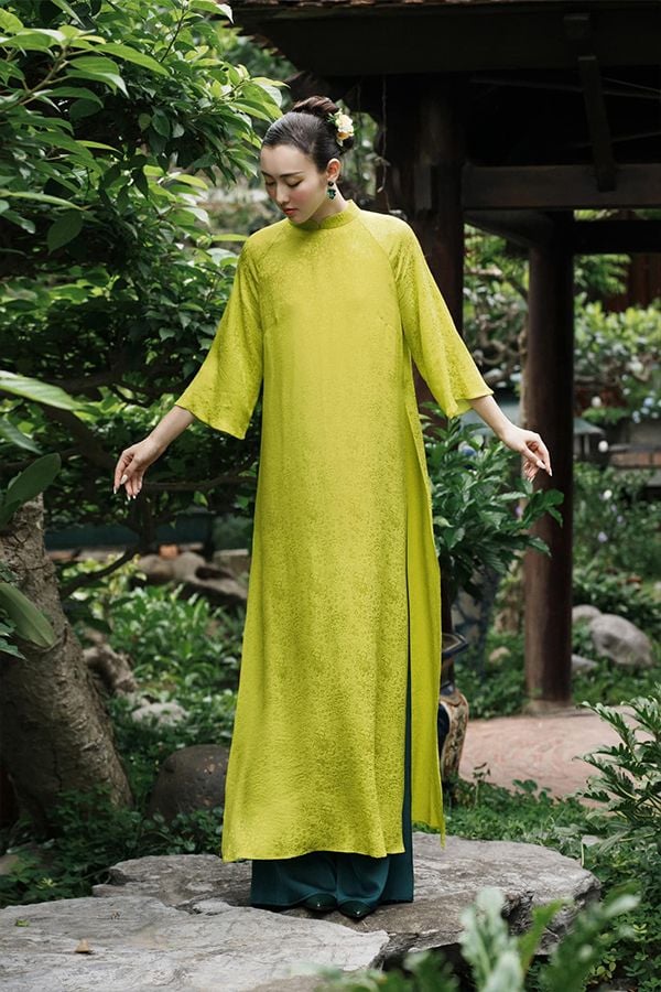 Áo Dài Cách Tân Tay Lửng XÉO XỌ