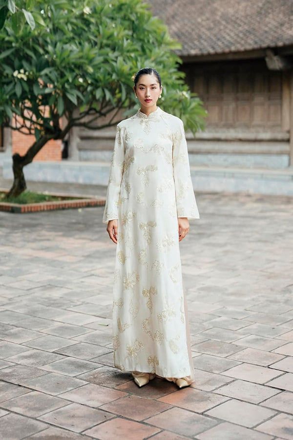 Áo Dài Cách Tân Nữ Hoàng Trâm XÉO XỌ