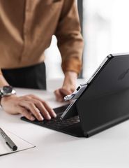 Đầu chuyển Type C sang 2 cổng USB3.0 UGREEN CM412 – Tốc độ truyền 5Gbps – Khả năng tương thích rộng, vỏ hợp kim tản nhiệt tốt