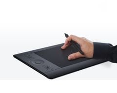 Bảng Vẽ Intuos Pro Pen & Touch Small (PTH-451/K1-CX)