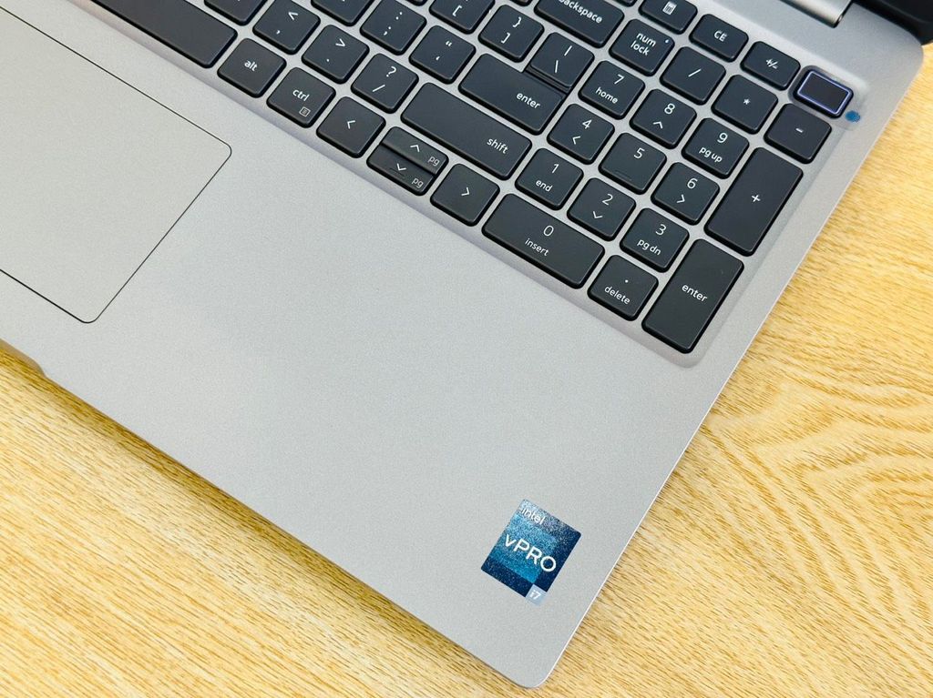 Laptop - Máy tính xách tay Dell Precision 3581 Core i7-13800H RAM 32GB SSD 512GB RTX A1000 6G 15.6-inch FHD Windows 11 Pro
