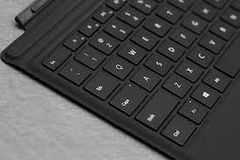 BÀN PHÍM MÁY TÍNH BẢNG MICROSOFT SURFACE SRFCPROX KEYBOARD COMM SC ENGLISH ANZ/HK/SNGPORE HDWR COMMERCIAL BLACK_QJX-00015