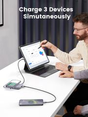 Pin Sạc Dự Phòng không dây UGREEN PB206 10000mAh có chân đỡ