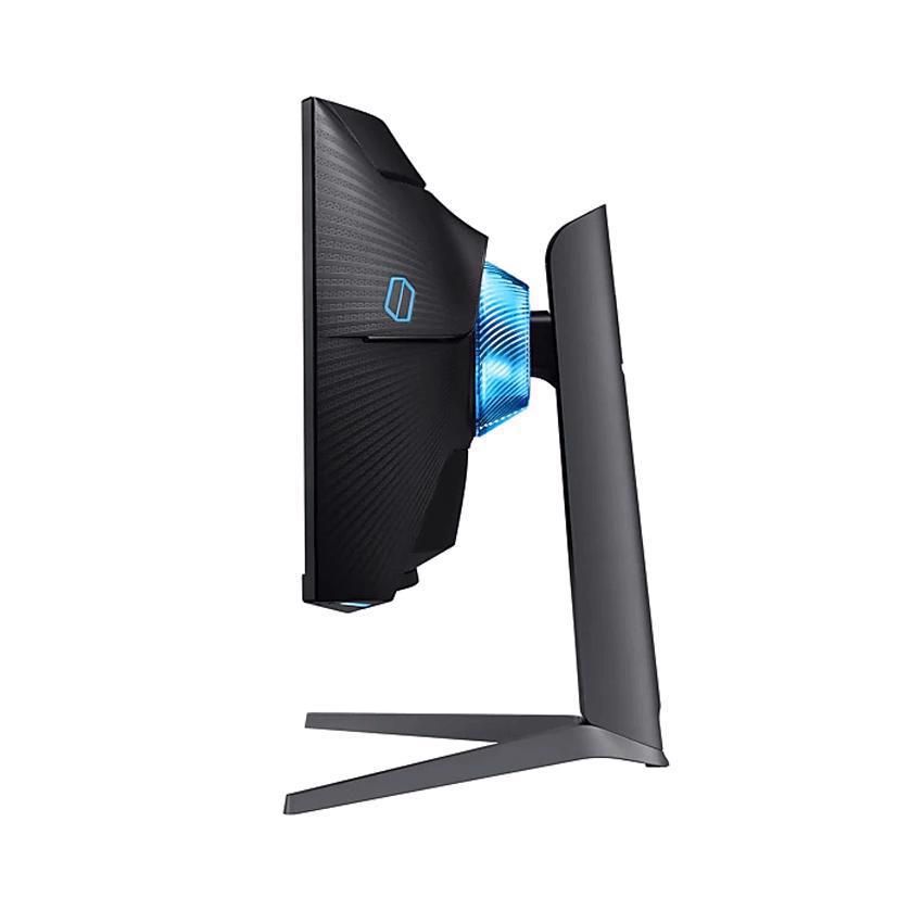 Màn hình Samsung Odyssey G7 LC32G75TQSEXXV (31.5 inch/2K/VA/240Hz/1ms/350nits/HDMI+DP+Audio/G-Sync/Cong)