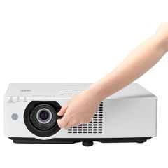 Máy chiếu Laser Panasonic PT-VMZ40