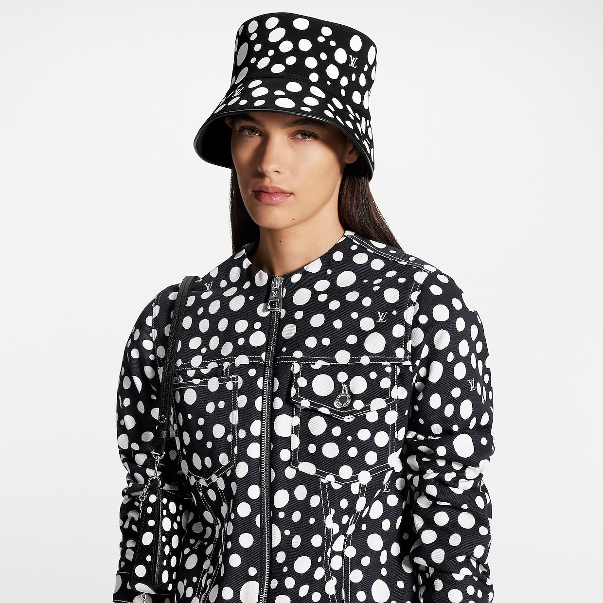 LOUIS VUITTON LV x YK Chapeau Reversible Infinity Dot Bucket Hat M7072M Black - Mũ Nữ Louis Vuitton X Yk Reversible Infinity Bucket Hat  main image 2