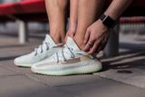  Giày Adidas Yeezy Boost 350 V2 'Hyperspace' 