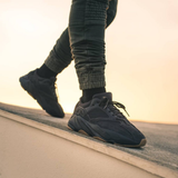  Giày Adidas Yeezy Boost 700 'Utility Black' 