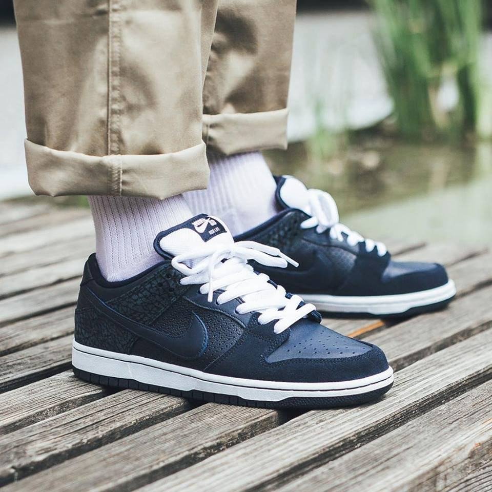 Nike dunk murasaki hotsell