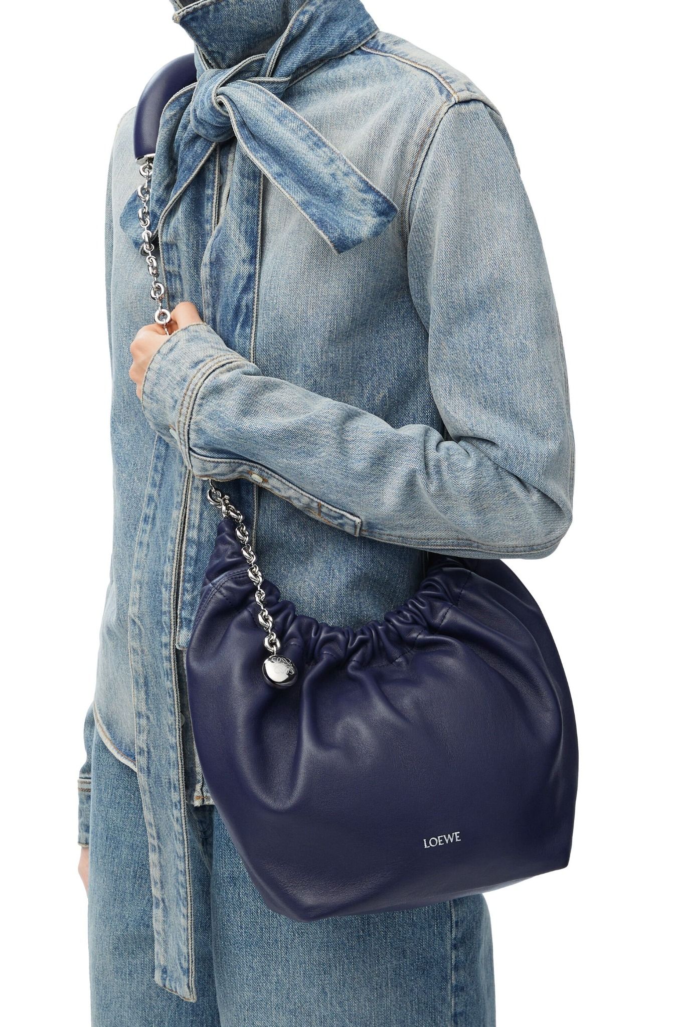  Túi Nữ Loewe Small Squeeze Bag 'Abyss Blue' 