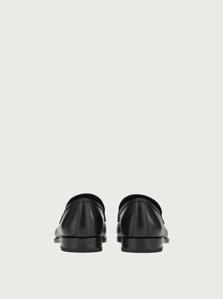  Giày Salvatore Ferragamo Nam Loafer With Gancini Ornament 'Black' 
