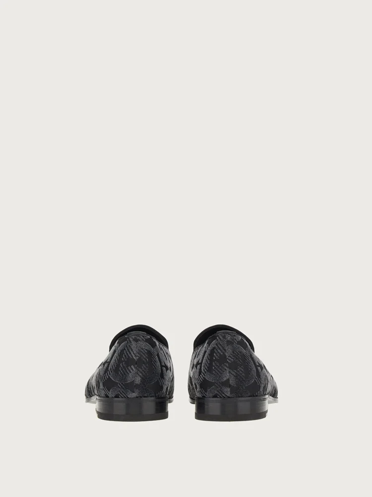  Giày Salvatore Ferragamo Nam Loafer With Gancini Pattern 'Black' 