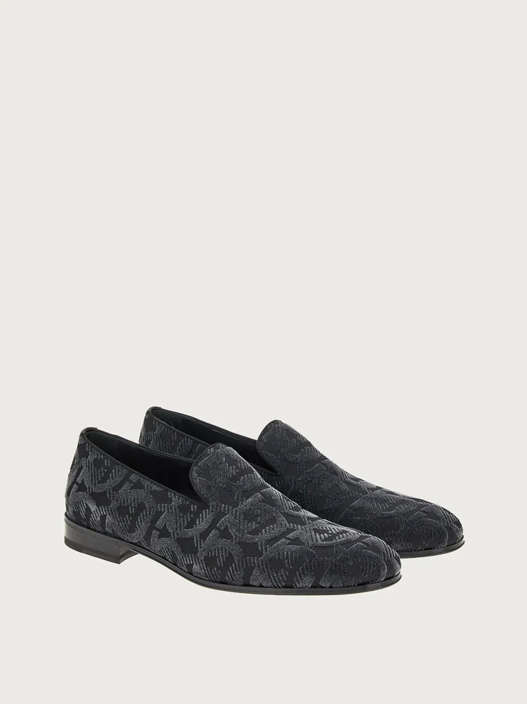  Giày Salvatore Ferragamo Nam Loafer With Gancini Pattern 'Black' 